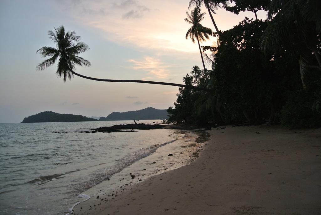 Monkey Island Resort Koh Mak Bagian luar foto
