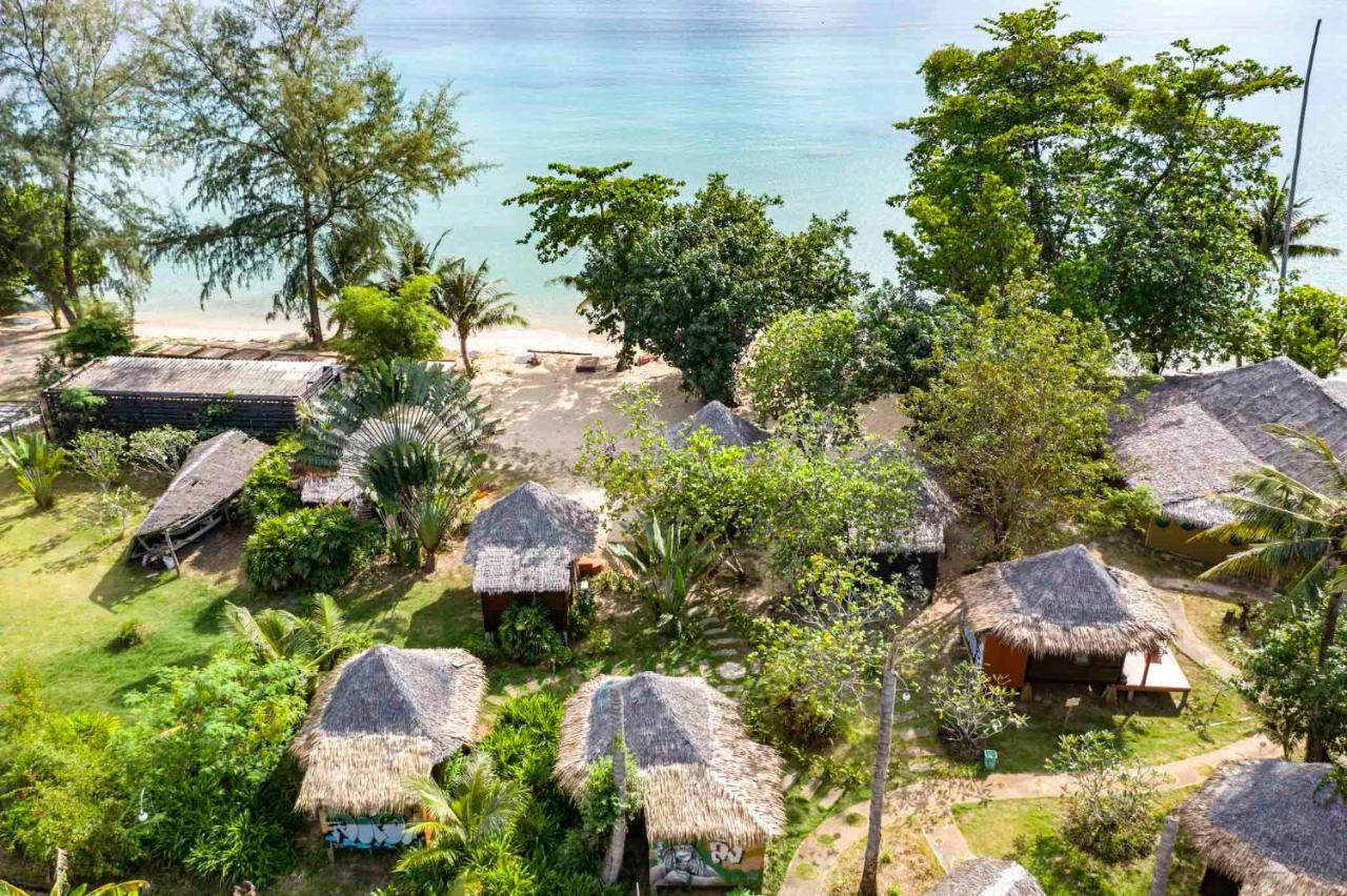Monkey Island Resort Koh Mak Bagian luar foto